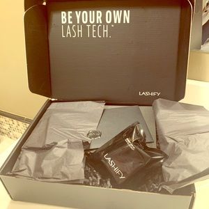 *Complete LASHIFY Set + Extras*